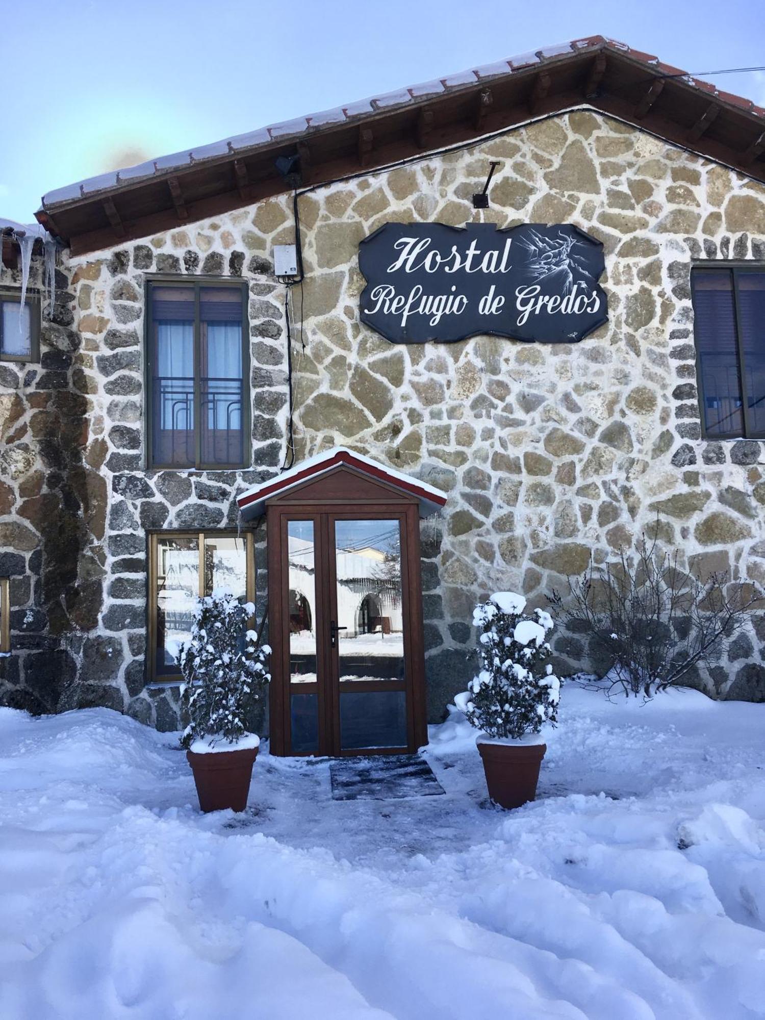 ホテル Hostal Refugio De Gredos ナバレドンダ・デ・グレドス エクステリア 写真