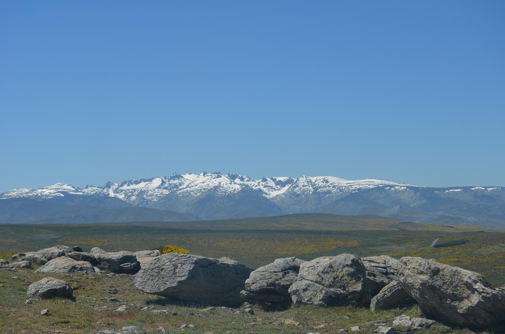 ホテル Hostal Refugio De Gredos ナバレドンダ・デ・グレドス エクステリア 写真